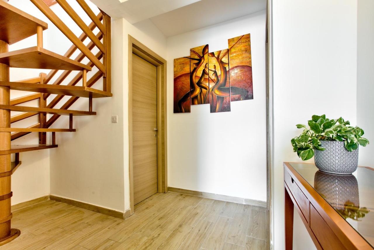 Appartement Sliema Duplex Penthouse With Sea Views & Private Terrace By Shortletsmalta Extérieur photo