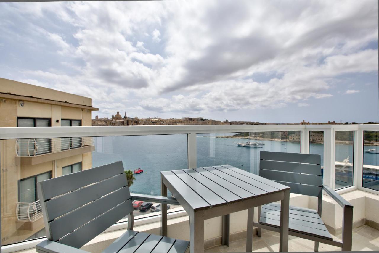 Appartement Sliema Duplex Penthouse With Sea Views & Private Terrace By Shortletsmalta Extérieur photo