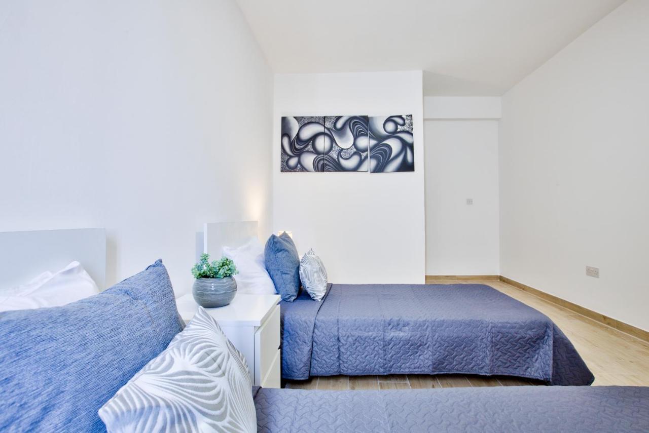 Appartement Sliema Duplex Penthouse With Sea Views & Private Terrace By Shortletsmalta Extérieur photo