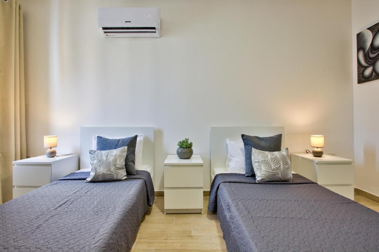 Appartement Sliema Duplex Penthouse With Sea Views & Private Terrace By Shortletsmalta Extérieur photo