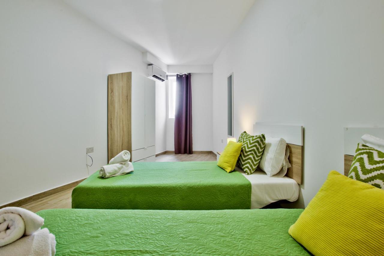 Appartement Sliema Duplex Penthouse With Sea Views & Private Terrace By Shortletsmalta Extérieur photo