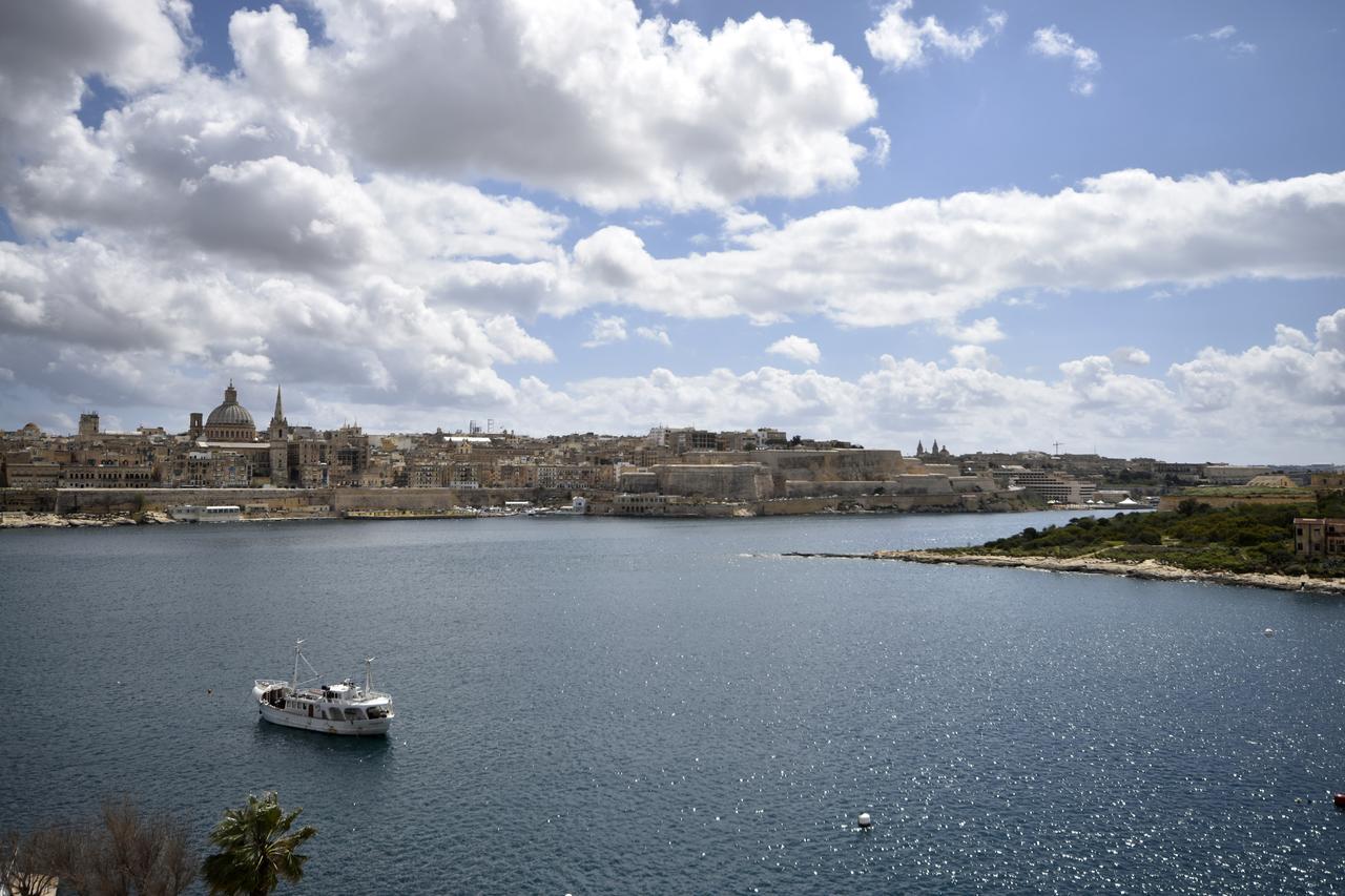 Appartement Sliema Duplex Penthouse With Sea Views & Private Terrace By Shortletsmalta Extérieur photo